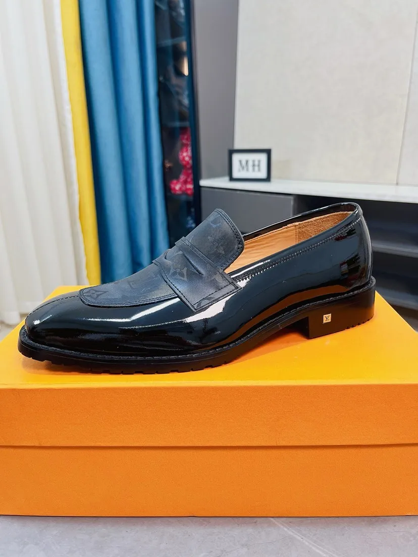 Men's Men's Shoes 💰480🌹🌹《Lv》The latest and most popular casual business leather shoes, top brands [Seduce] Luxury ~ Purchasing, [Strong] The uppers are made of imported patent leather with printed original material ➕ Genuine leather lining (•) fine workmanship. The original stylish and stylish soft rubber wear-resistant and non-slip outsole is light and comfortable on the feet. The real thing looks better in real life. 38-44, 45 can be customized.